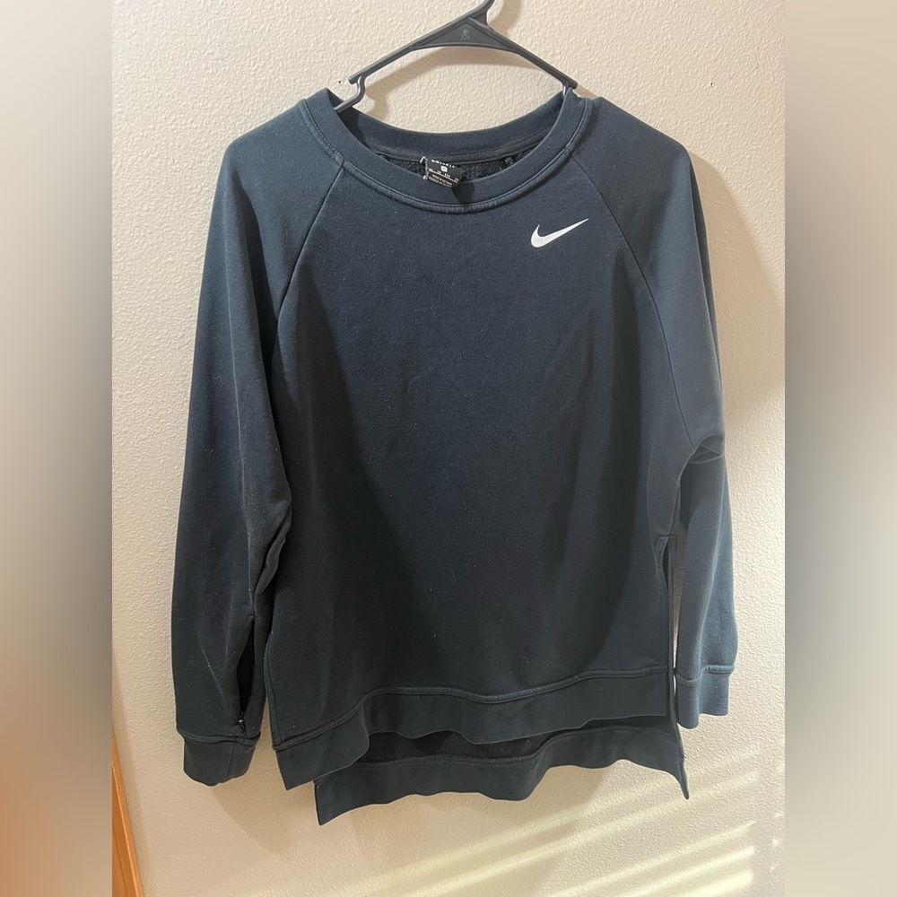 Black Nike Dri-Fit sweatshirt xs